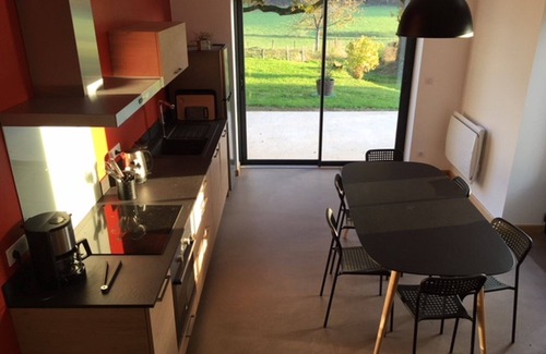 Saint-Martin-de-Fressengeas Casa | Gites de la Baine: casa cuadrada y fenestra