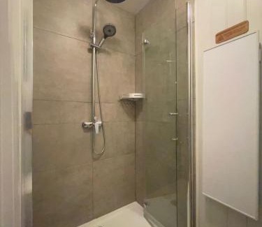Reignac Apartamento | Gite confortable avec terrasse et piscine