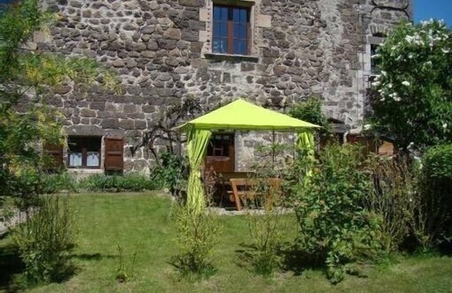Vic-sur-Cere Cabaña | Gite de La Salle en casa fortificada del siglo XVI en Vic-sur-Cere