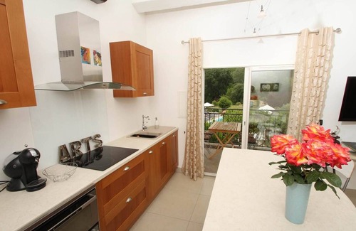 Allegre Les Fumades Otro | Gite Faustin en bordure de rivière, espace bien-etre, jacuzzi, piscine, plancha