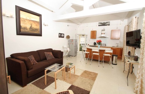 Allegre Les Fumades Otro | Gite Faustin en bordure de rivière, espace bien-etre, jacuzzi, piscine, plancha