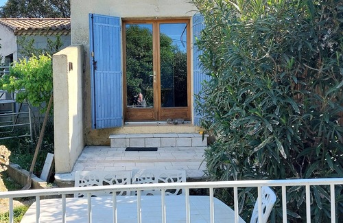 Vers-Pont-du-Gard Apartamento | Gite for 2 to 4 people, in the medieval village of VERS Pont du Gard