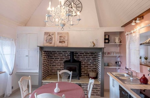 Pinsac Cabaña | Gîte for 4 with bedroom in outbuilding - between Rocamadour and Sarlat
