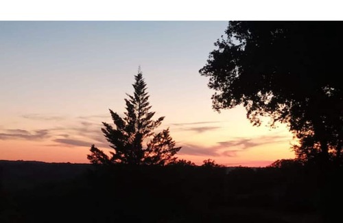 Saint-Aubin-de-Nabirat Casa | Gîte for 4 people in the heart of nature with swimming pool