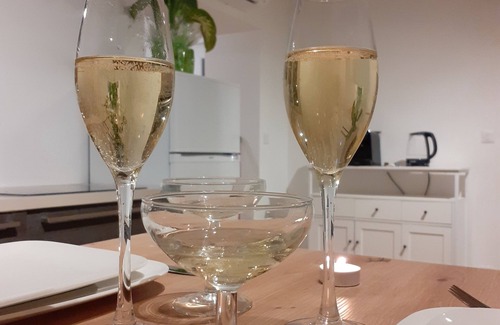 Montcorbon Casa | Gîte joies2vies Detached house with spa, sauna, bedroom, tv, air conditioning.