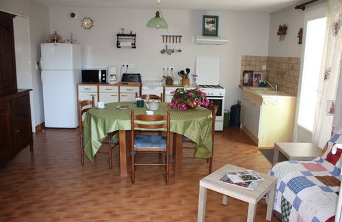 Saintes Casa | Gîte laccalmie17 alquiler de vacaciones de 2 estrellas con piscina a 2 km del centro