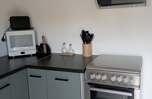 Saint-Saturnin-les-Apt Casa | Gite le petit colibri provençal cottage by the pool