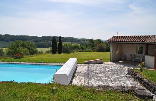 Puybegon Casa | Casa rural "Le Grand Chêne"