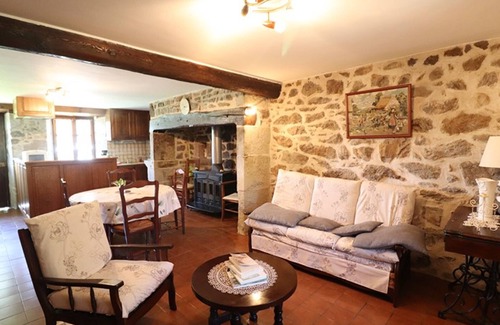 Saint-Etienne-de-Chomeil Cabaña | Gite Saint-Étienne-de-Chomeil, 2 bedrooms, 4 persons