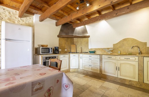 Tresques Chalet De Esquí | Gîte Tresques - charming and rural holiday home in Tresques, Gard, France