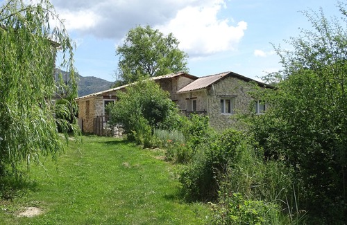 Chateauneuf-Miravail Villa | Gîtes Les Costoliers son confort piscine à bordement chauffée Vallée duJabron