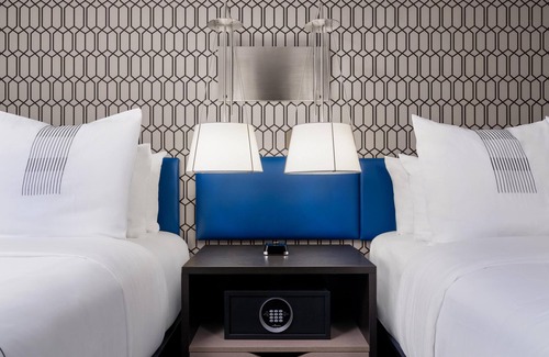 West Bronx Hotel | GLō Best Western Bronx NYC