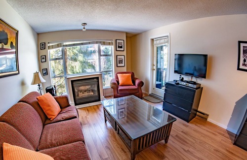 Blackcomb Apartamento | Glacier Lodge 205 - Ski in Ski out, Common Pool & Hot Tub