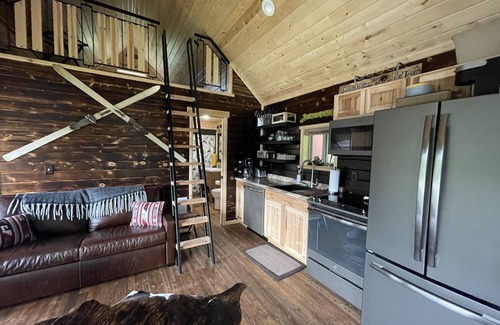 West Glacier Cabina | West Glacier Cabins nestled right on river just a mile from Glacier Park!