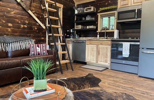 West Glacier Cabina | West Glacier Cabins nestled right on river just a mile from Glacier Park!