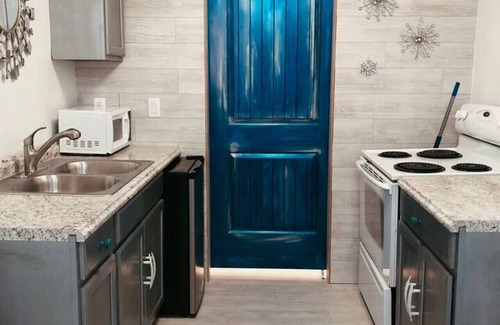 Palisades Casa | Glacier Tiny House -Valley Village