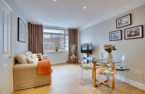 Brompton & Hans Town Apartamento | Glamorous Art Deco Flat in Chelsea