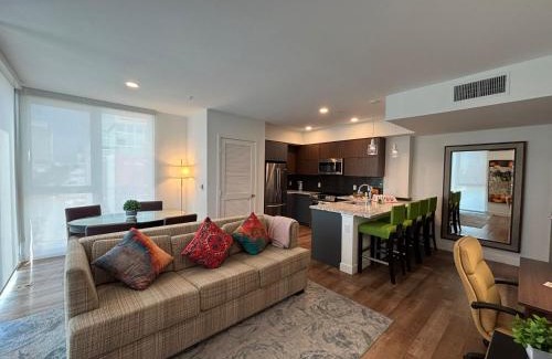 North of Montana Apartamento | Glamorous KTown Boutique Residences with Rooftop view