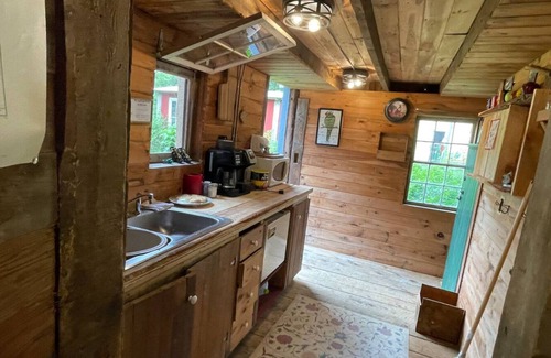 Trumansburg Alquiler De RV | Glamping at CrowNestFarm! Private tent/Communal Bathroom. Dog Welcome