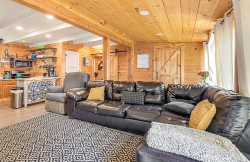 Franklin Cabina | Glamping Getaway at Lake Carmi Cabin!