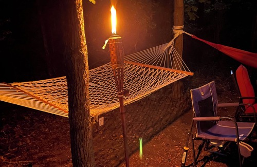 Niles Apartamento | Glamping Getaway with kitchenette on Flower and Alpaca farm