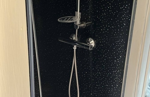 Llanfair Caereinion Cabina | Glamping Hut - Riverside 2