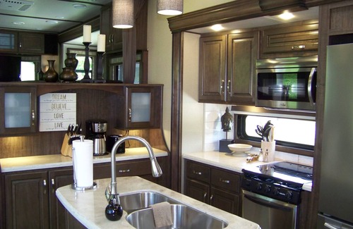 Morganton Casa | GLAMPING en BLUE RIDGE, piscina de agua salada, bañera de hidromasaje, acceso pavimentado, ubicación perfecta