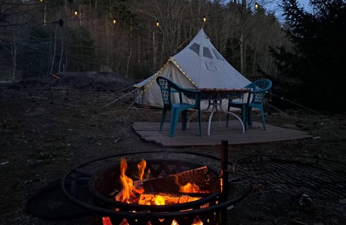 Farmington Alquiler De RV | Glamping in paradise 7 acre pond surrounded by blueberries and forest