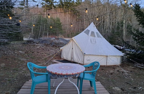 Farmington Alquiler De RV | Glamping in paradise 7 acre pond surrounded by blueberries and forest