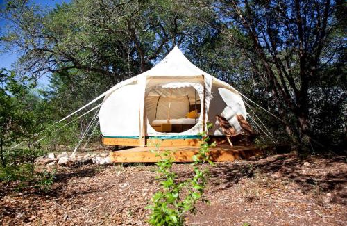 Spicewood Otro | Glamping in Texas at this Cozy Bell Tent for Two