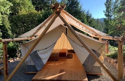 Idleyld Park Alquiler De RV | Glamping! Luxury Tent Explorer in Idleyld Park, OR