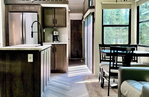 Sagle Casa | Glamping Near Sandpoint: Salt Water Hot Tub - Camper/RV in Sagle, Idaho