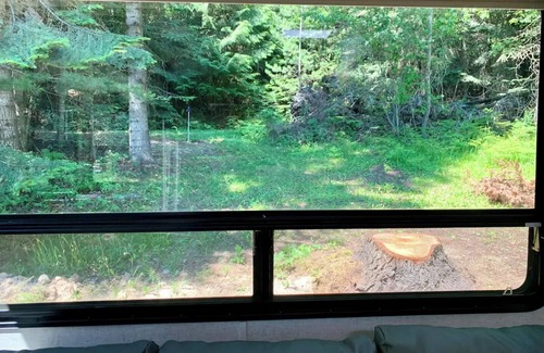 Sagle Casa | Glamping Near Sandpoint: Salt Water Hot Tub - Camper/RV in Sagle, Idaho