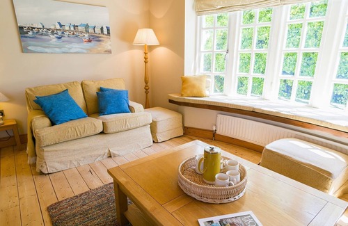 Rhydwyn Cabaña | Glan Gors Felin - sleeps 8 guests in 4 bedrooms