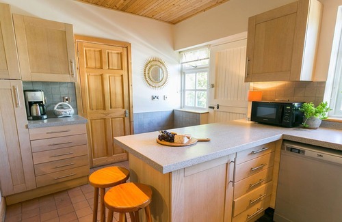 Rhydwyn Cabaña | Glan Gors Felin - sleeps 8 guests in 4 bedrooms