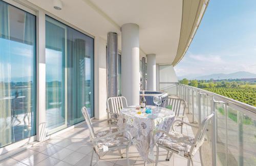 Madonna dell'Olmo Apartamento | Glass House