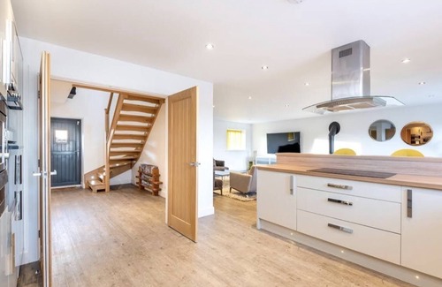 Lincoln Casa | Glebe Farm 4Br, Sleeps 11, Hot Tub, Pet Friendly
