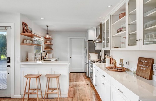 Glen Ellen Casa | Glen Ellen Wine Country Cottage -Hot Tub-Yoga Yurt-EV Charger-Organic Vineyard