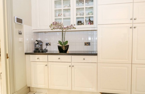 Sunningdale Cabaña | GLENEAGLES, family friendly, luxury holiday cottage in Sunningdale