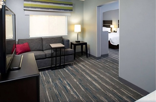 Glenwood Springs Hotel | Glenwood Springs Escape | Hot Springs, Caverns & Mountain Trails