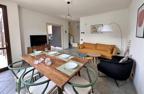 Carate Urio Casa | Glittering Lake View