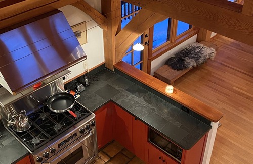 Bolton Valley Chalet De Esquí | Glorious Mountain Mansion at Bolton Valley!