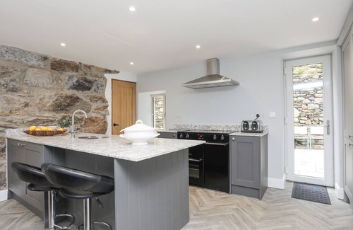 Nant Gwynant Cabaña | GLYN AWEL, pet friendly, country holiday cottage in Beddgelert