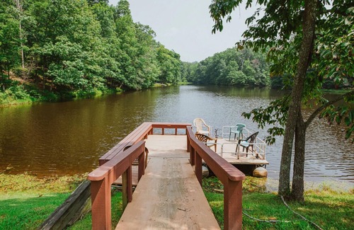 Nashville Cabina | Go fishing! Pet friendly! 4 miles to Nashville!