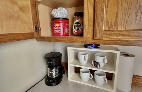 Lansing Casa | GO GREEN RETREAT:10min MSU; 11min Sparrow; 7min Reo Town-QUIET & COZY