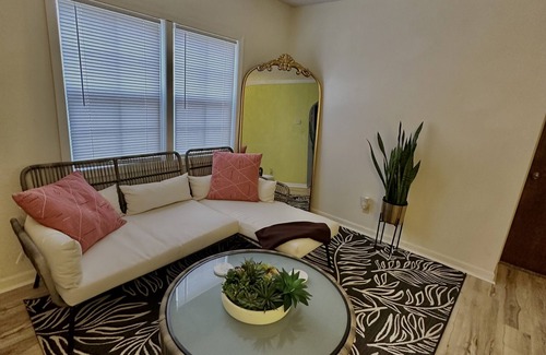 Lansing Casa | GO GREEN RETREAT:10min MSU; 11min Sparrow; 7min Reo Town-QUIET & COZY