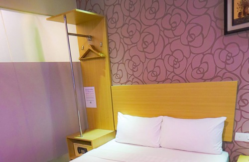 Bandar Baru Permas Jaya Hotel | Godori hotel