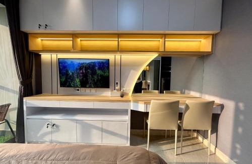 Pantai Indah Kapuk Apartamento | Gold Coast Apartment PIK Luxury Sea View by stay with E