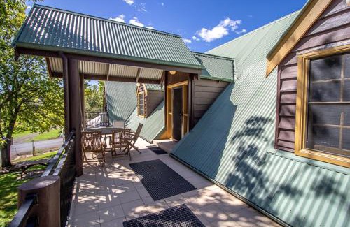 Nundle Casa | Gold Mine Guest House and Cafe