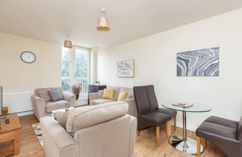 Maidstone Apartamento | Golden Heights 8